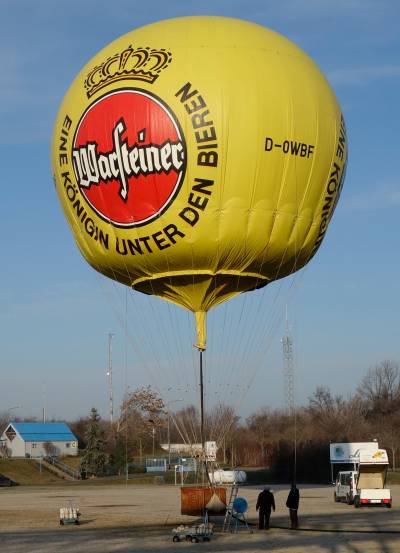 Gasballon D-OWBF (DOWBF) gelb mit roter Aufschrift Warsteiner